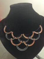 Colar semi-circulos PRETO E LARANJA / Necklace Orange and black semi-circles